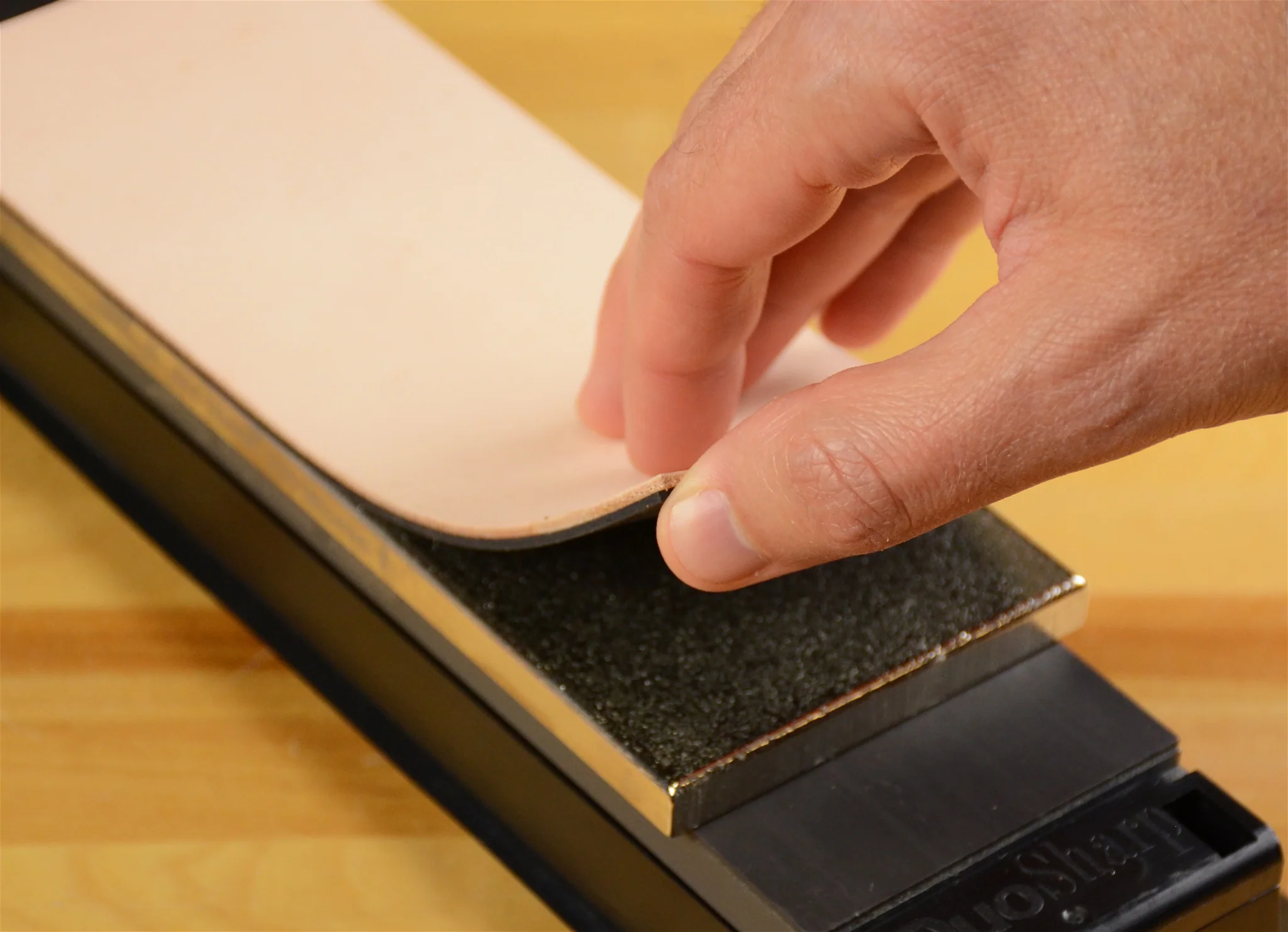 8" x 3" Magnetic Strop - Image 3