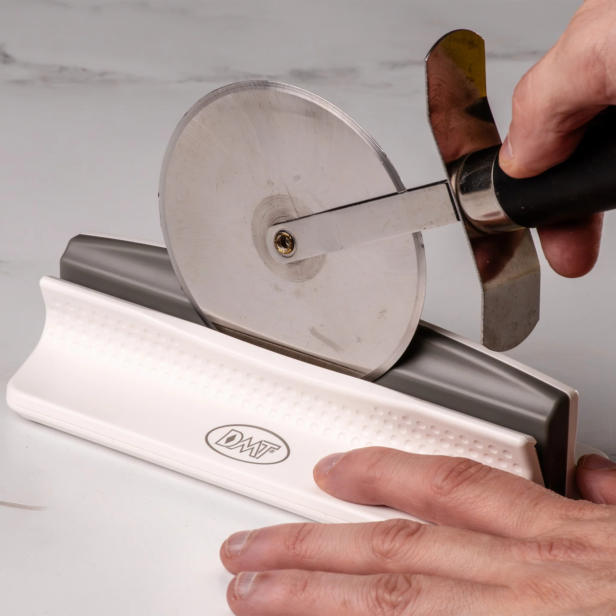 DMT EdgeSharp Pizza Wheel and Knife Sharpener - Image 3